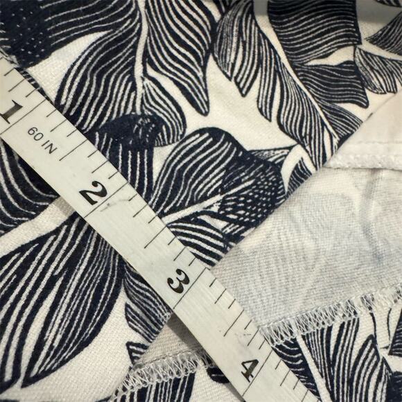 Banana Republic Chino Shorts 8 Blue Tropical Leaf Pockets Vacation Resort Cruise - Picture 7 of 7